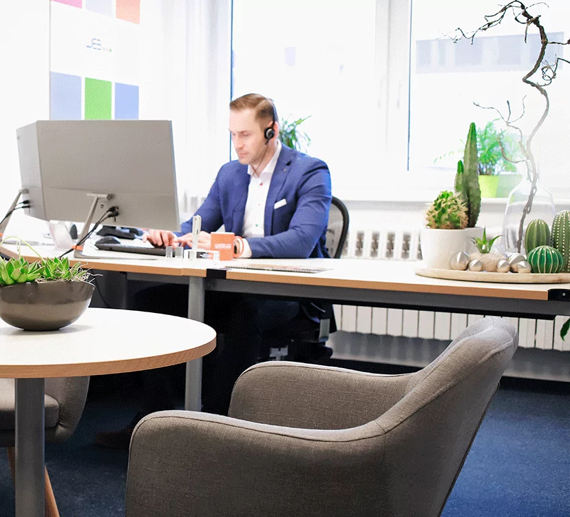 Arbeitsplatz Buero WEBneo Online Marketing Agentur Dresden