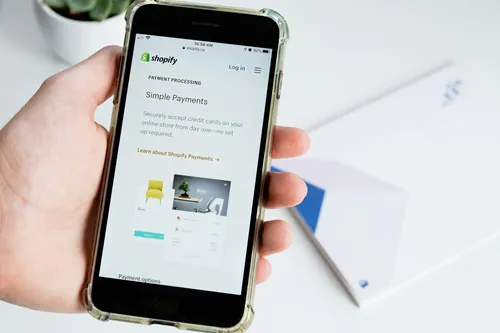 Shopify auf Smartphone