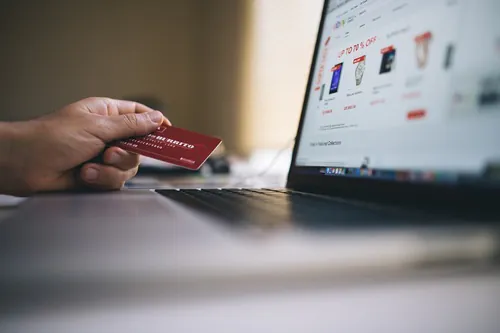 Online-Shoppen mit Karte